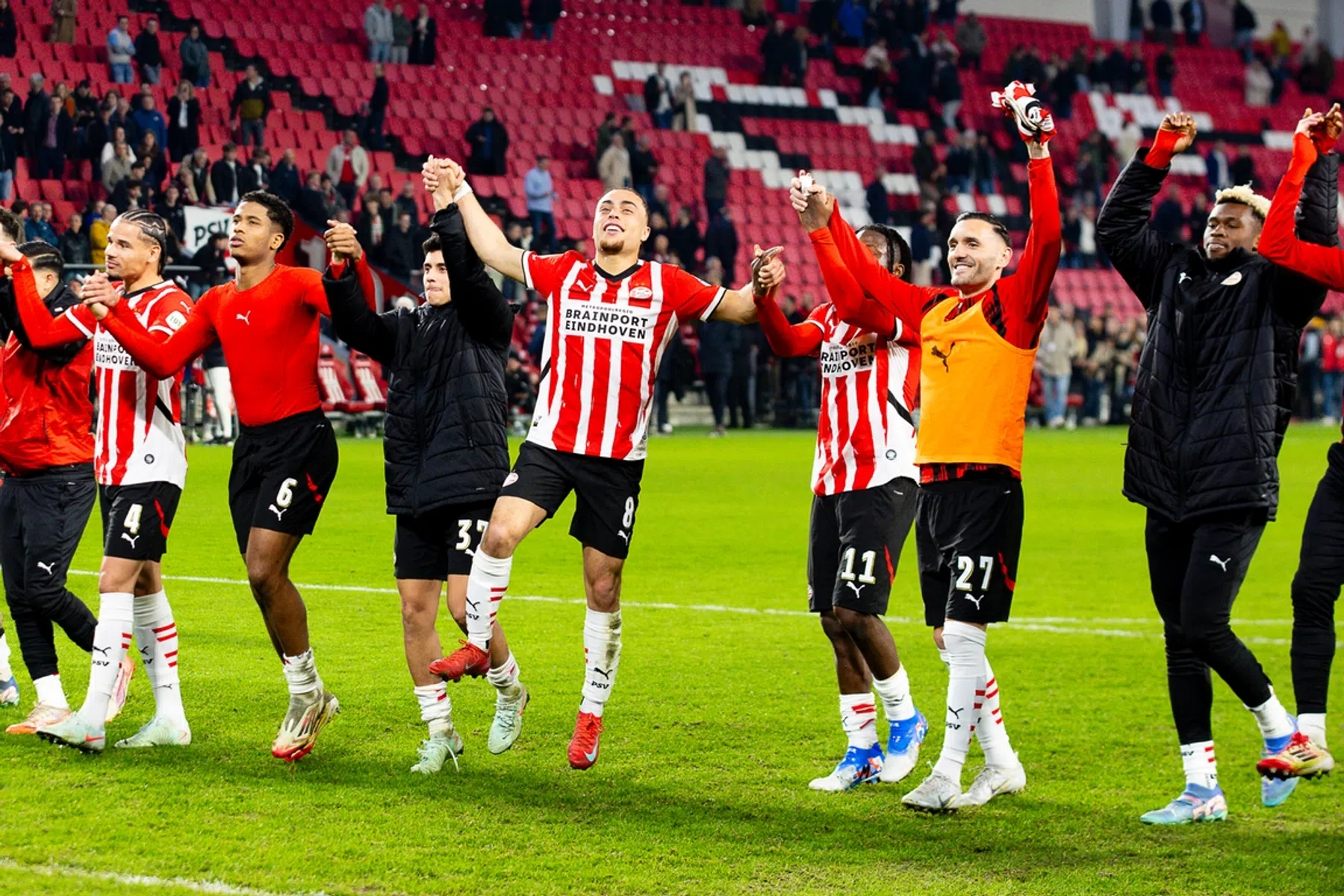 Eredivisie op Rapport: PSV toont tekenen van herstel, Simonis trainer van de week