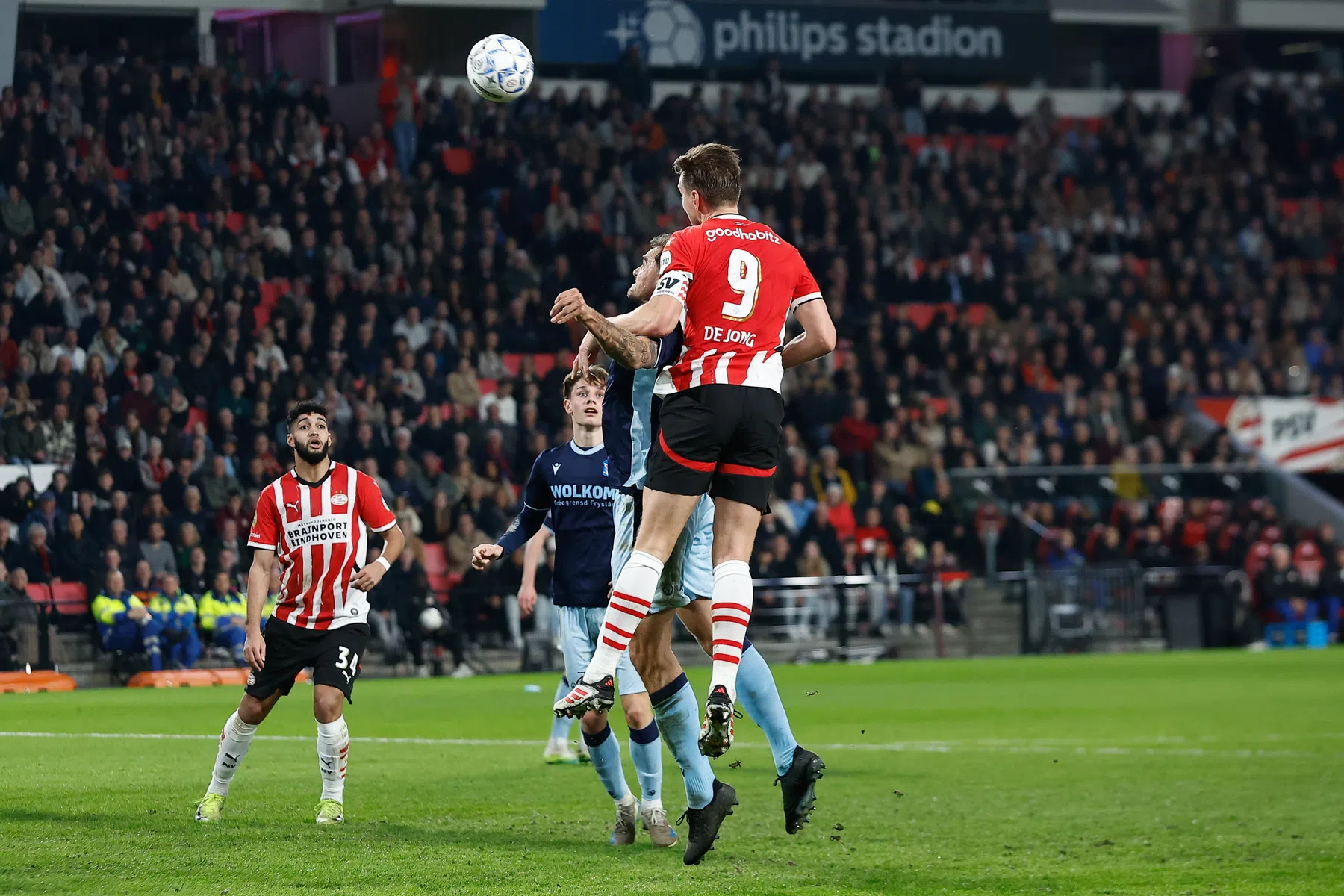 Zeldzame doelpuntendroogte voor Luuk de Jong in eigen stadion
