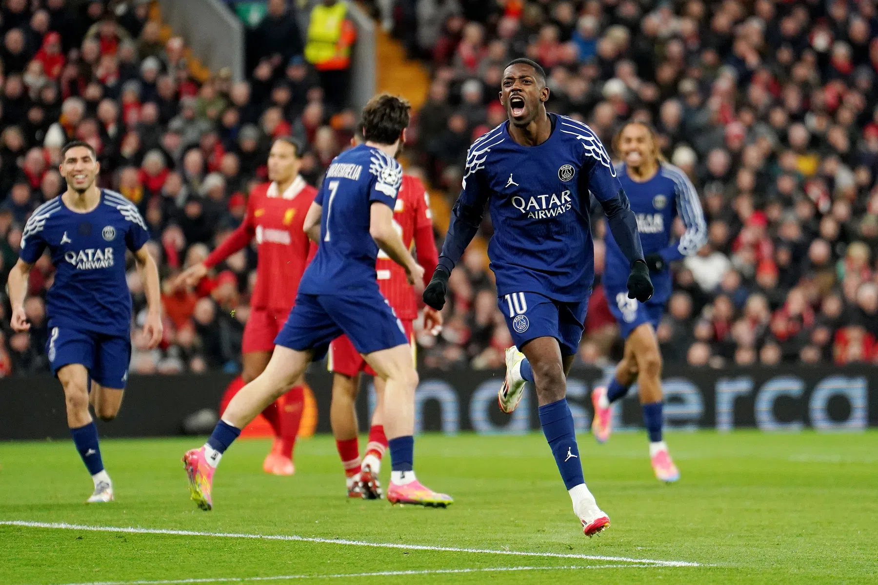 Slot met Liverpool uitgeschakeld door PSG na strafschoppen