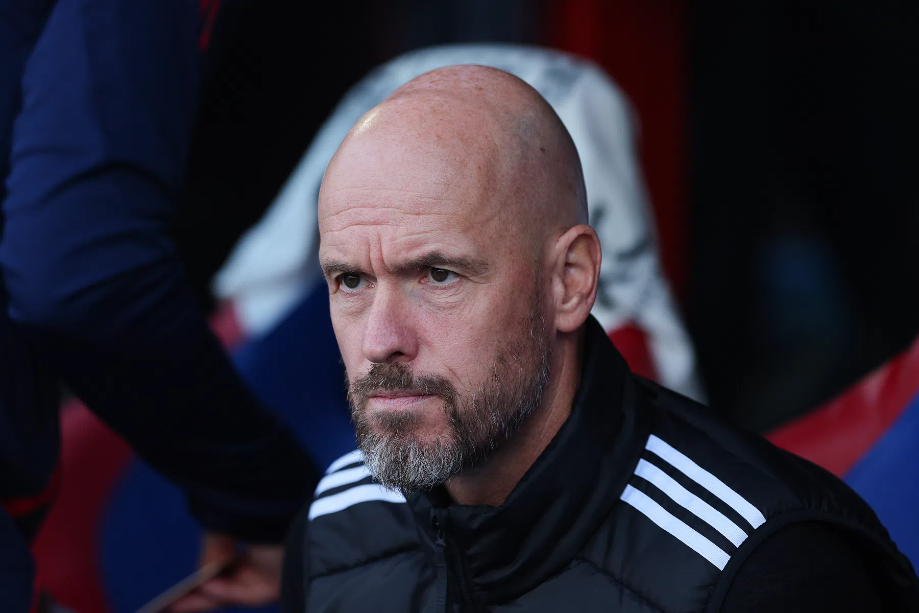 Ratcliffe biedt excuses aan voor langer verblijf Ten Hag: 'Dat was een fout'