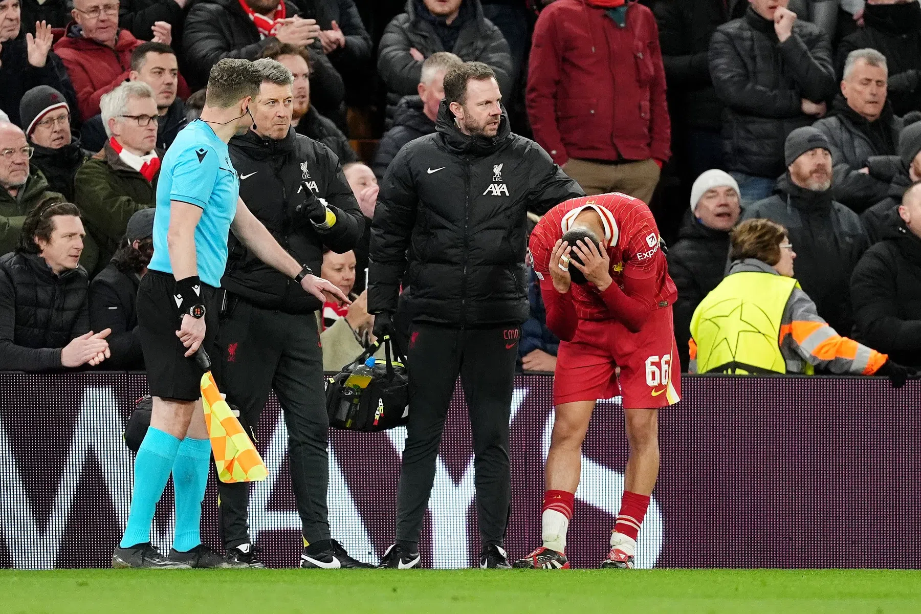 Slot brengt slecht nieuws over geblesseerde Alexander-Arnold