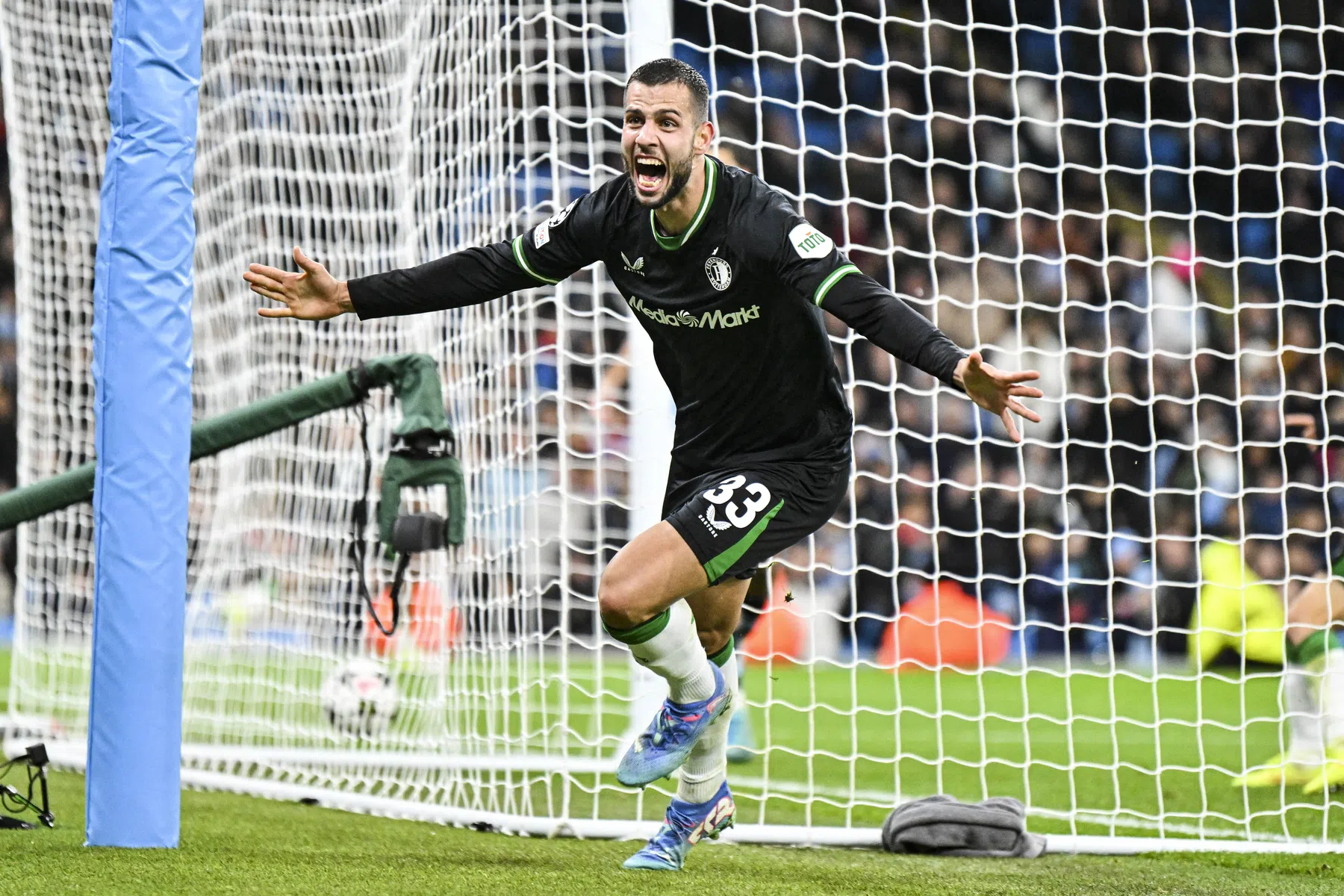 CL-eindrapport Feyenoord: Hancko en Timber uitblinkers, Ueda dissonant 