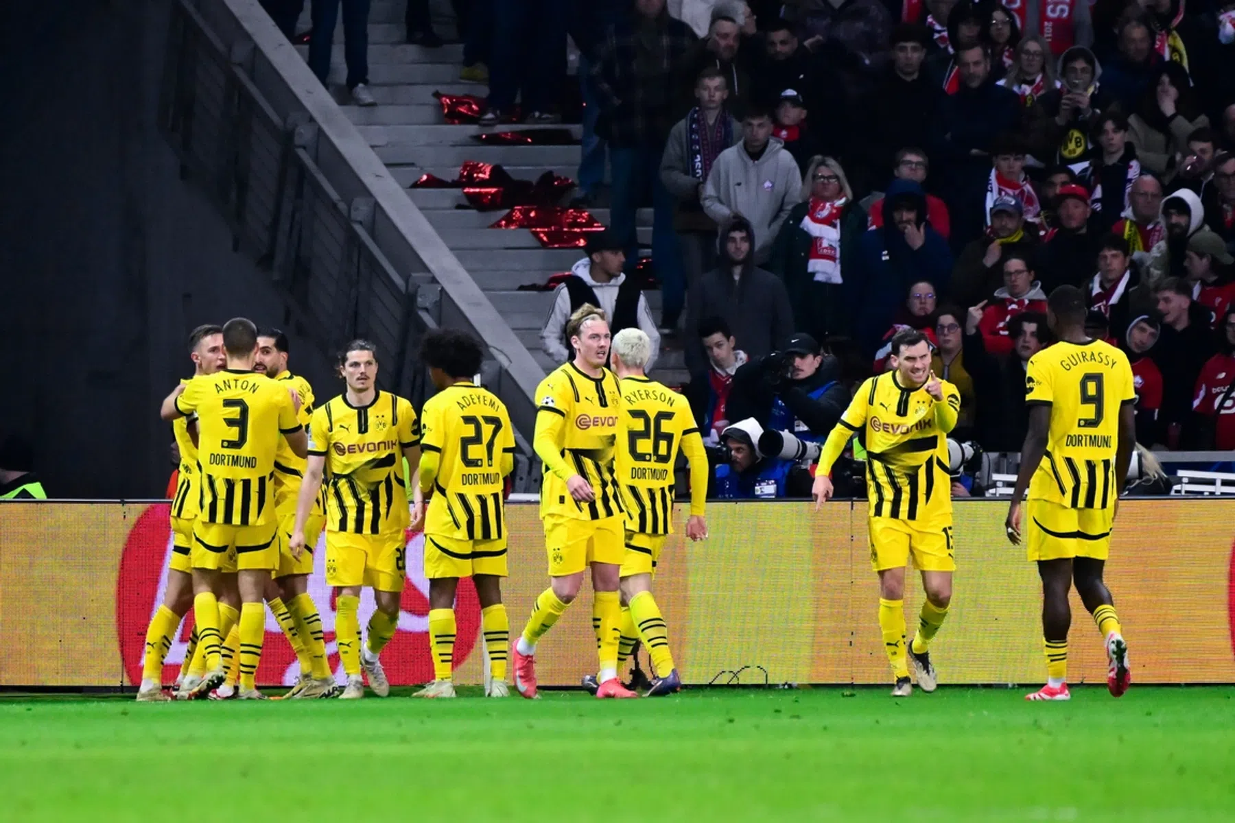 Kansen missend Lille laat het liggen: Dortmund naar de kwartfinale