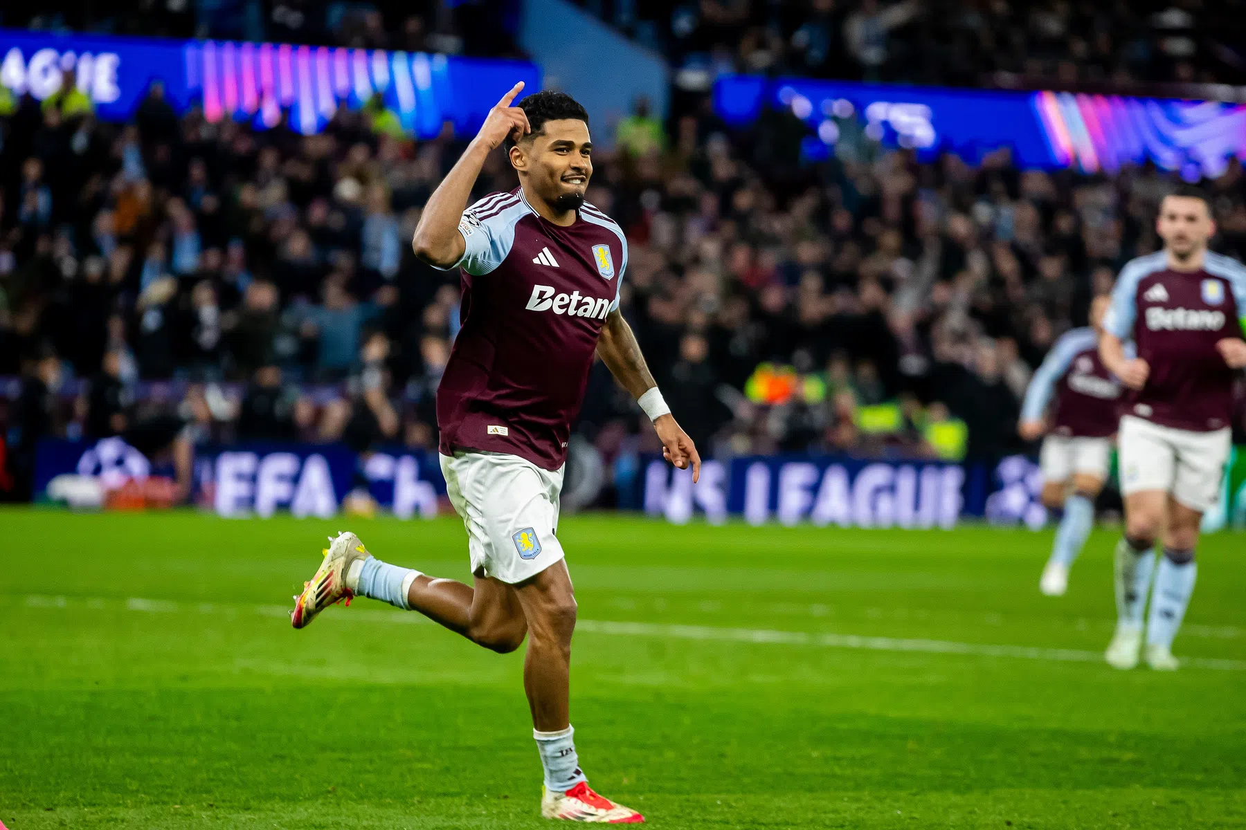 Emery wacht pikant weerzien met PSG na goals Maatsen en Asensio