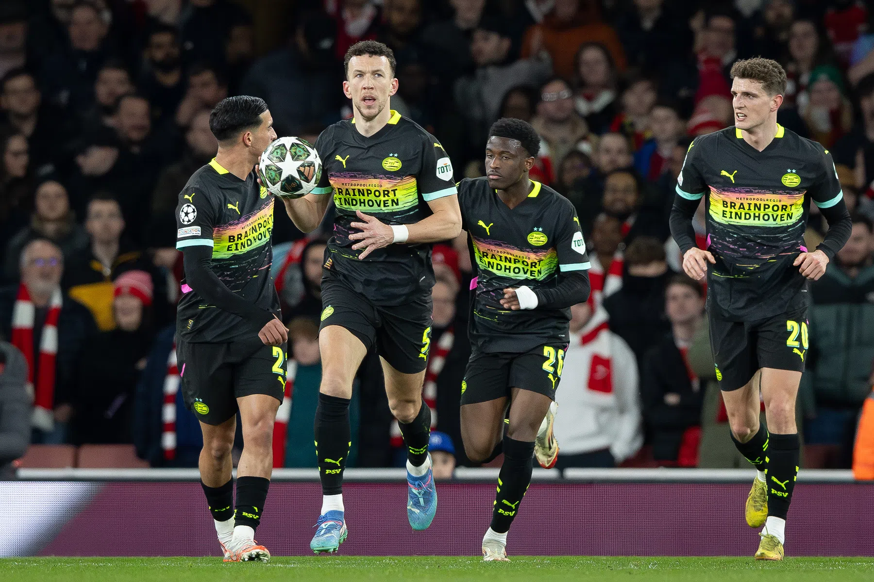 PSV kan Europa met 'opgeheven hoofd' verlaten na prachtgoals in Londen