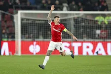 Thumbnail for article: Clasie over manier van leidinggeven: 'Ik wil niet de wijsneus uithangen'