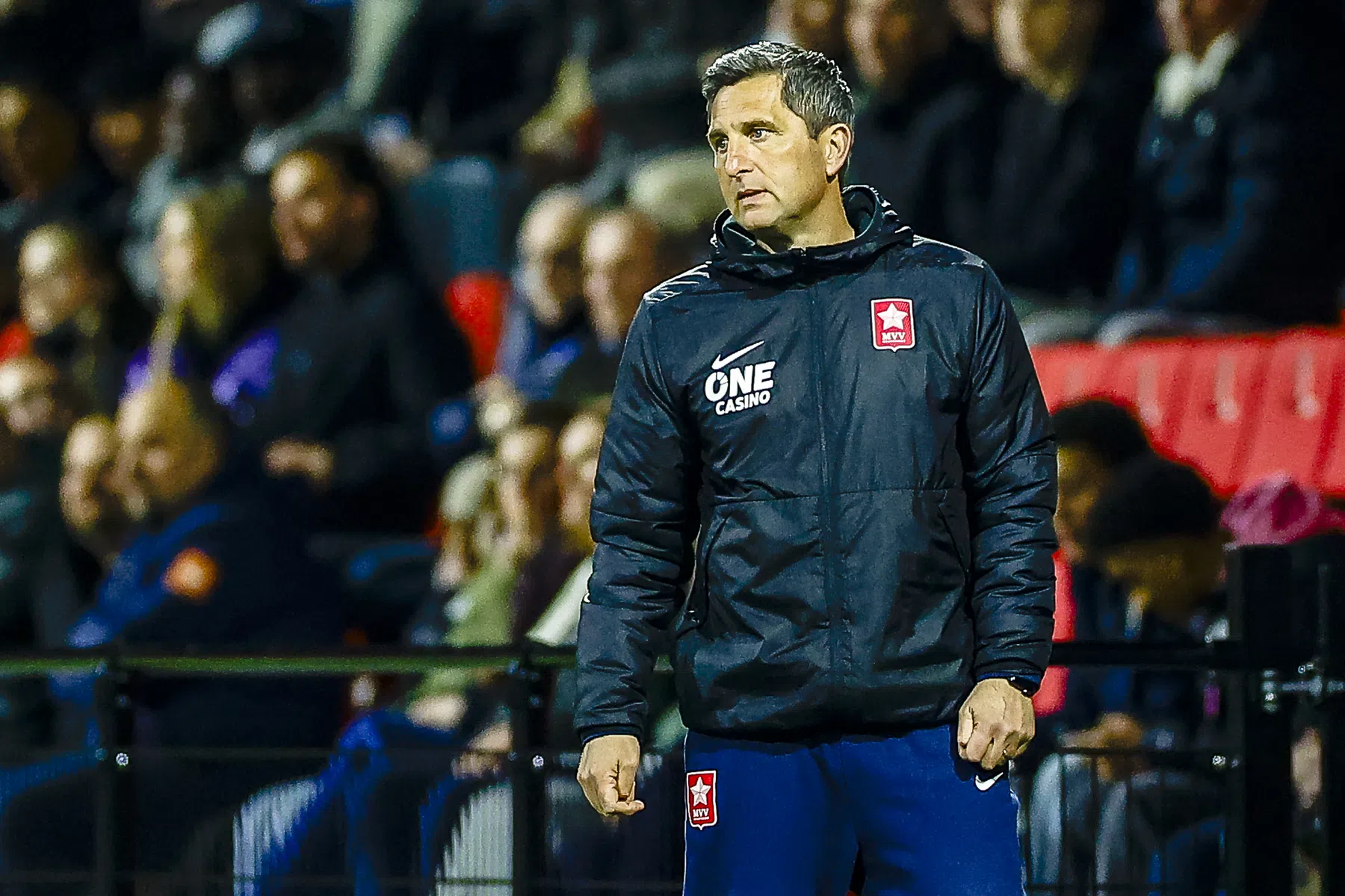 Boze fans komen kleedkamer MVV binnen: 'Doe even normaal'