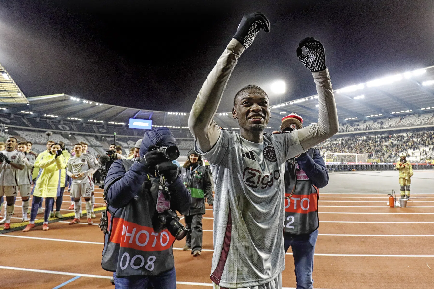 Ajacied Mokio (17) debuteert in Belgische selectie, Courtois is terug