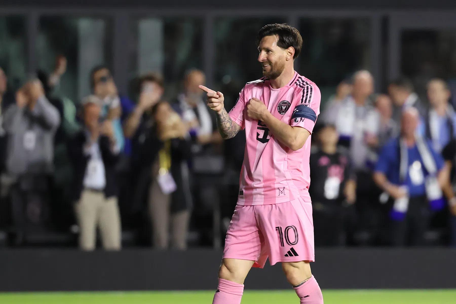 Messi doet weer eens mee en laat zich direct gelden bij Inter Miami