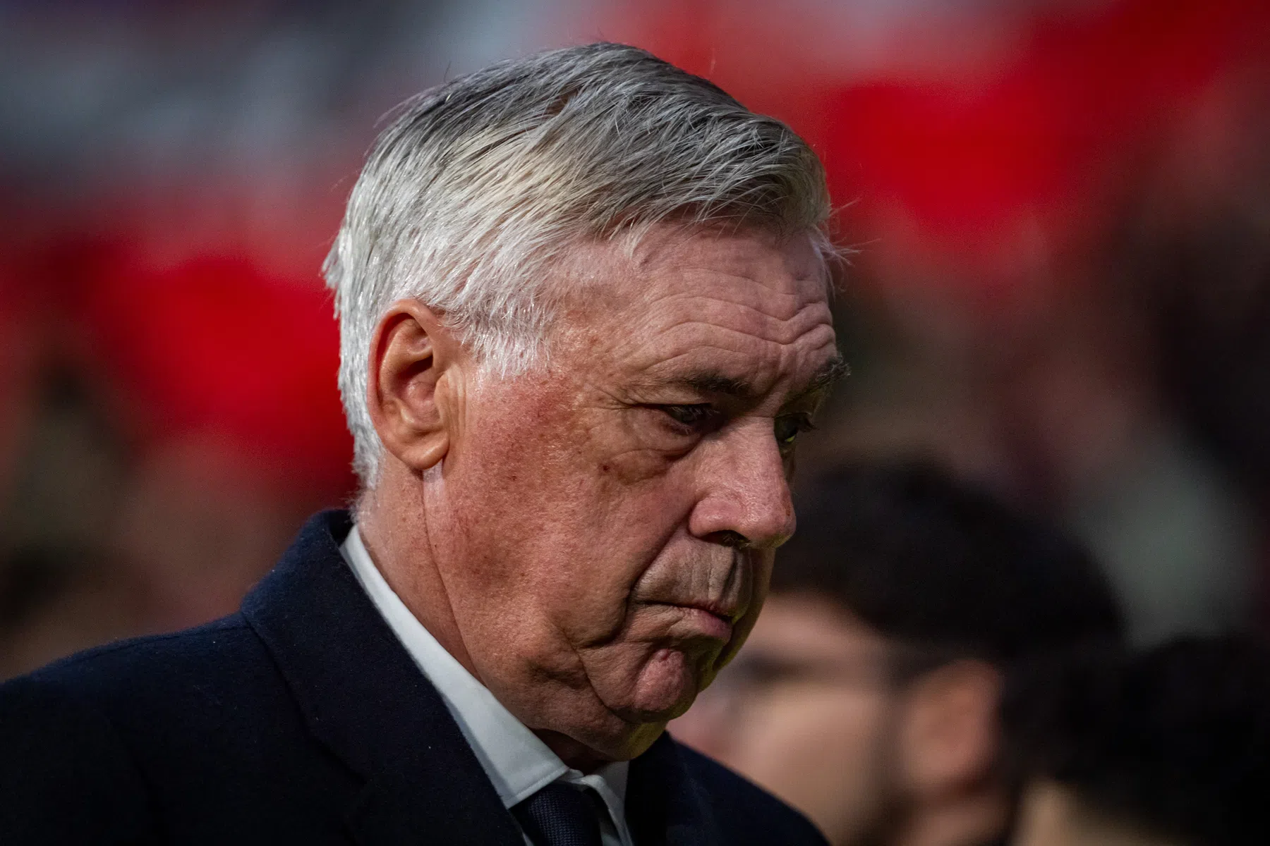 Irritaties bij Ancelotti na vraag over Vinícius: 'Ze denken alleen maar aan geld'
