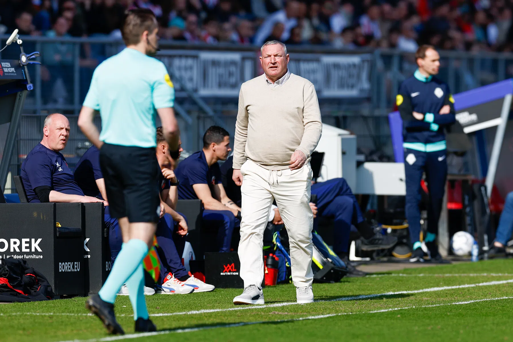 Jans schrikt van honderd keer balverlies in 65 minuten: 'Dat is wel heel veel'