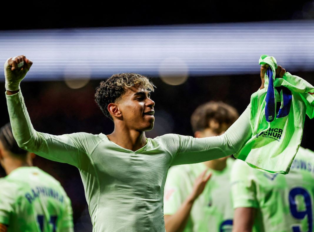 Onnavolgbare Yamal viert Barça-remontada: 'Plots gingen we los'