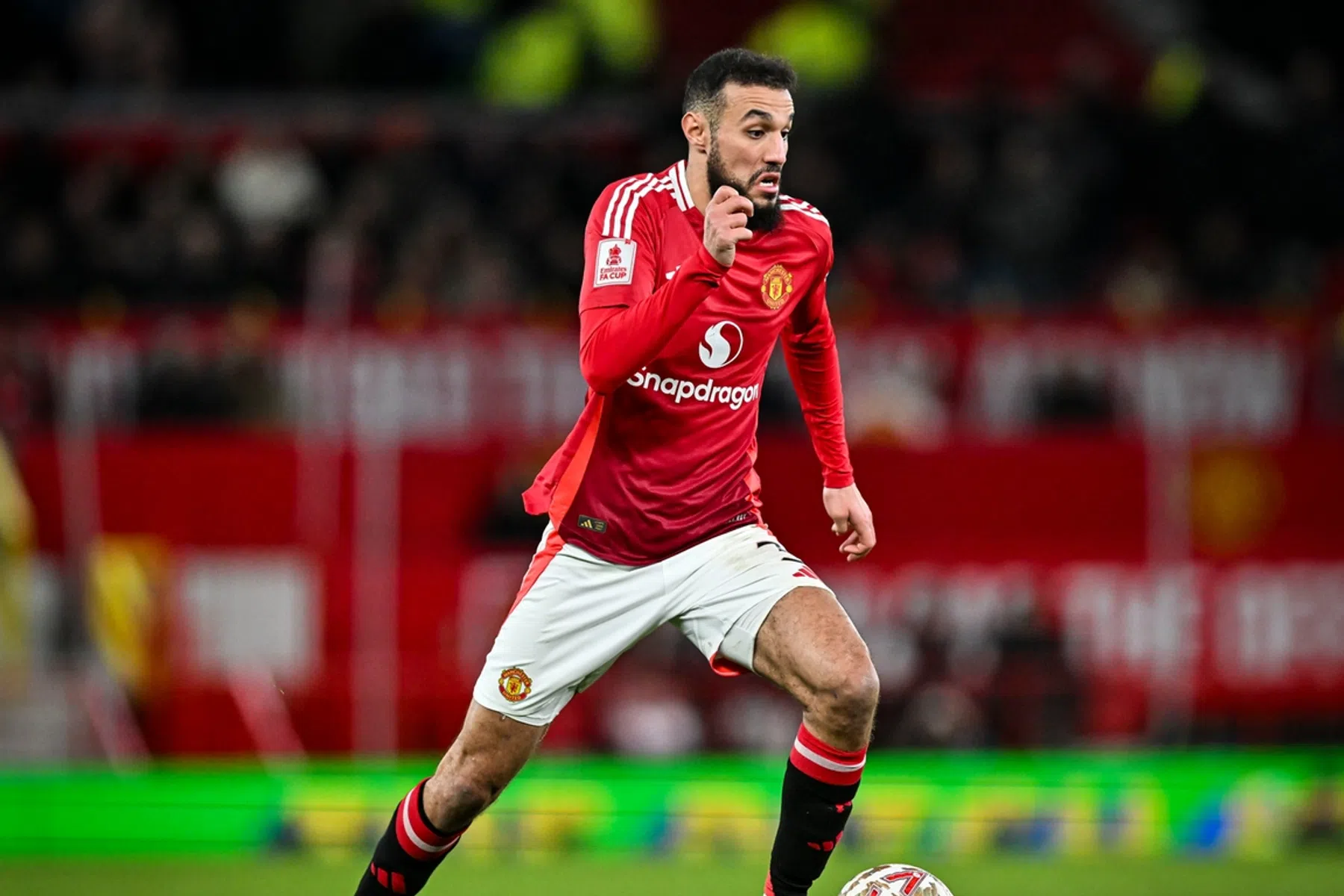 Amorim komt met prachtig compliment voor Mazraoui