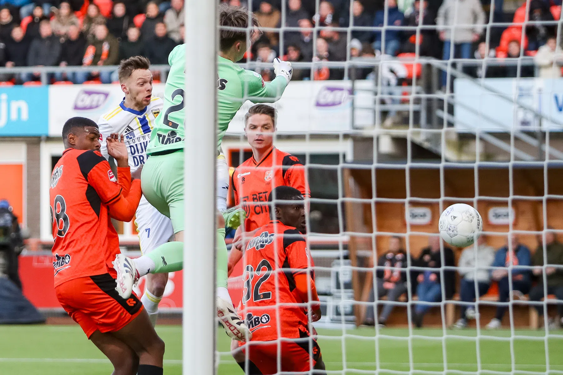 Balk slaat de bal in het doel: 'Snap niet dat de KNVB hier zo'n scheidsrechter op zet'