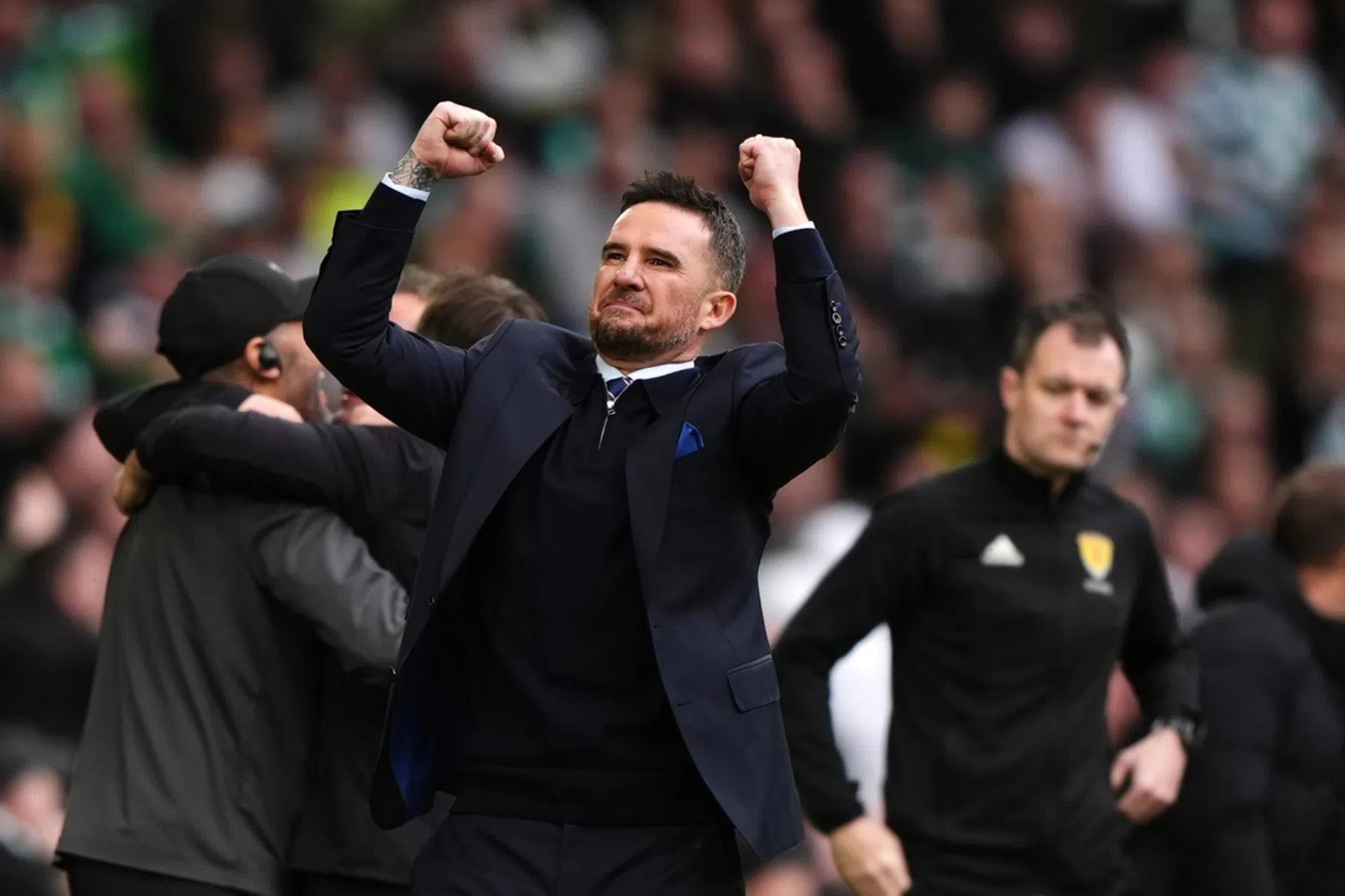Celtic verliest spectaculaire Old Firm in slotfase en lijdt eerste thuisnederlaag