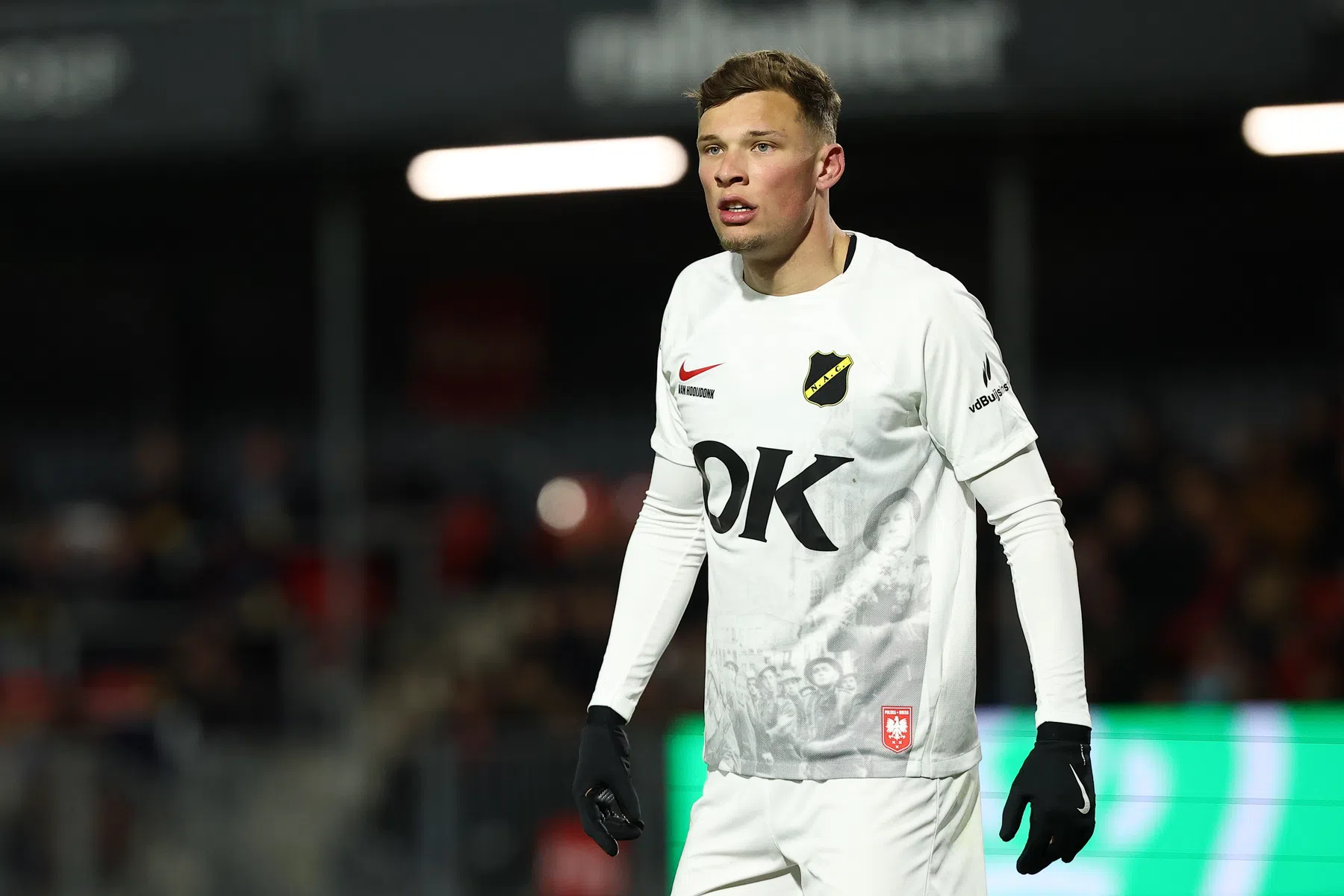 Geprikkelde Van Hooijdonk bijt van zich af: 'Het irriteerde, dat cynisme'