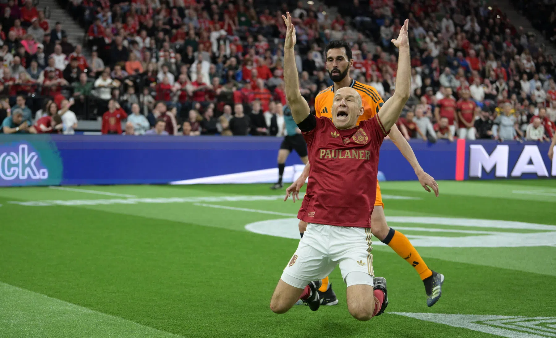 Beckenbauer Cup prooi voor 'brutale' Robben: 'Je ziet hoe fanatiek hij nog is'