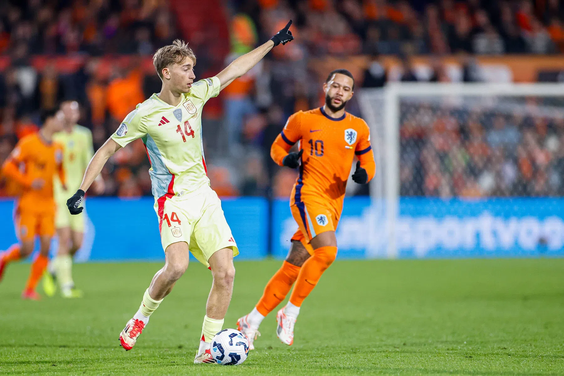 Huijsen had geen last van gefluit: 'Dat was wel een beetje te verwachten'