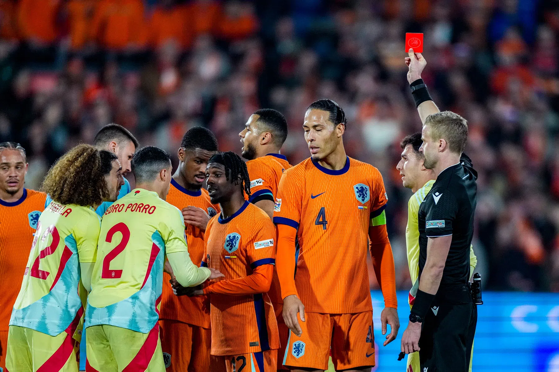 Koeman springt op de bres voor Hato en Verbruggen