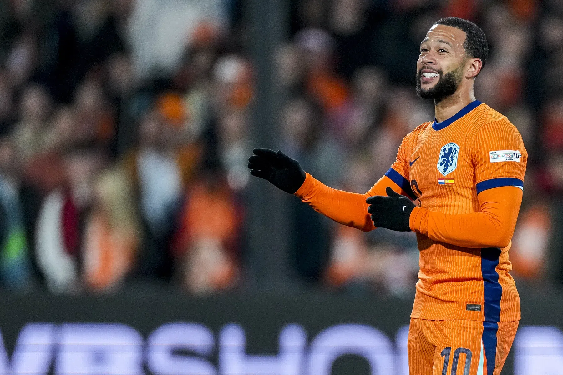 Memphis nederig in Oranje: 'Dat hebben we hem nog nooit zien doen'