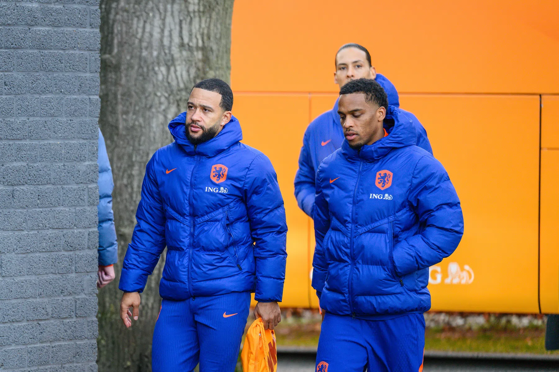 Koeman kiest tegen Spanje voor Van Hecke, Kluivert en Memphis