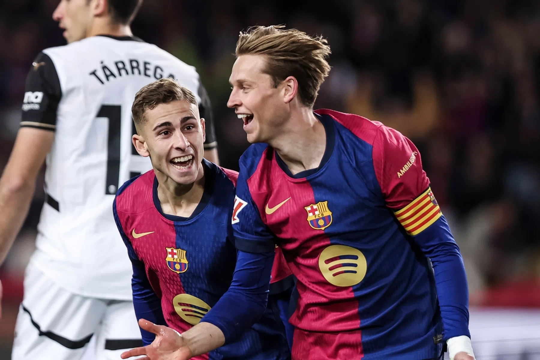 Barça-talent noemt De Jong als beste speler waarmee hij het veld deelde