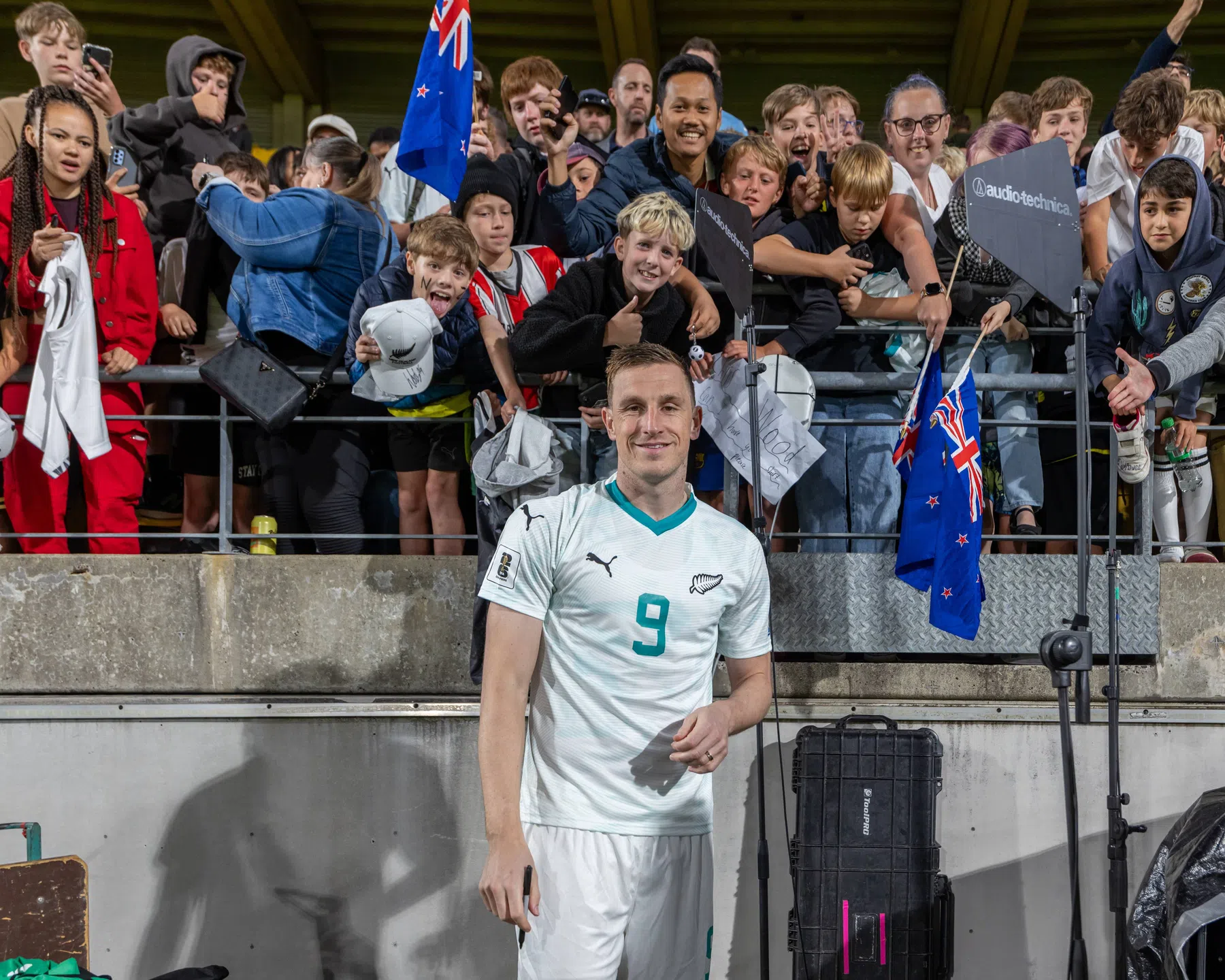 Opmerkelijk: Chris Wood krijgt geel voor uitdelen handtekeningen
