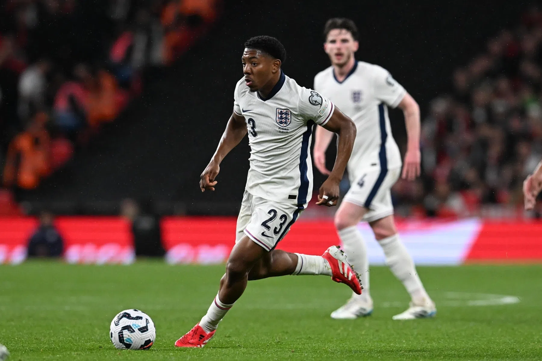 Scorende debutant maakt indruk bij Engeland: 'Verliefd geworden op hem'
