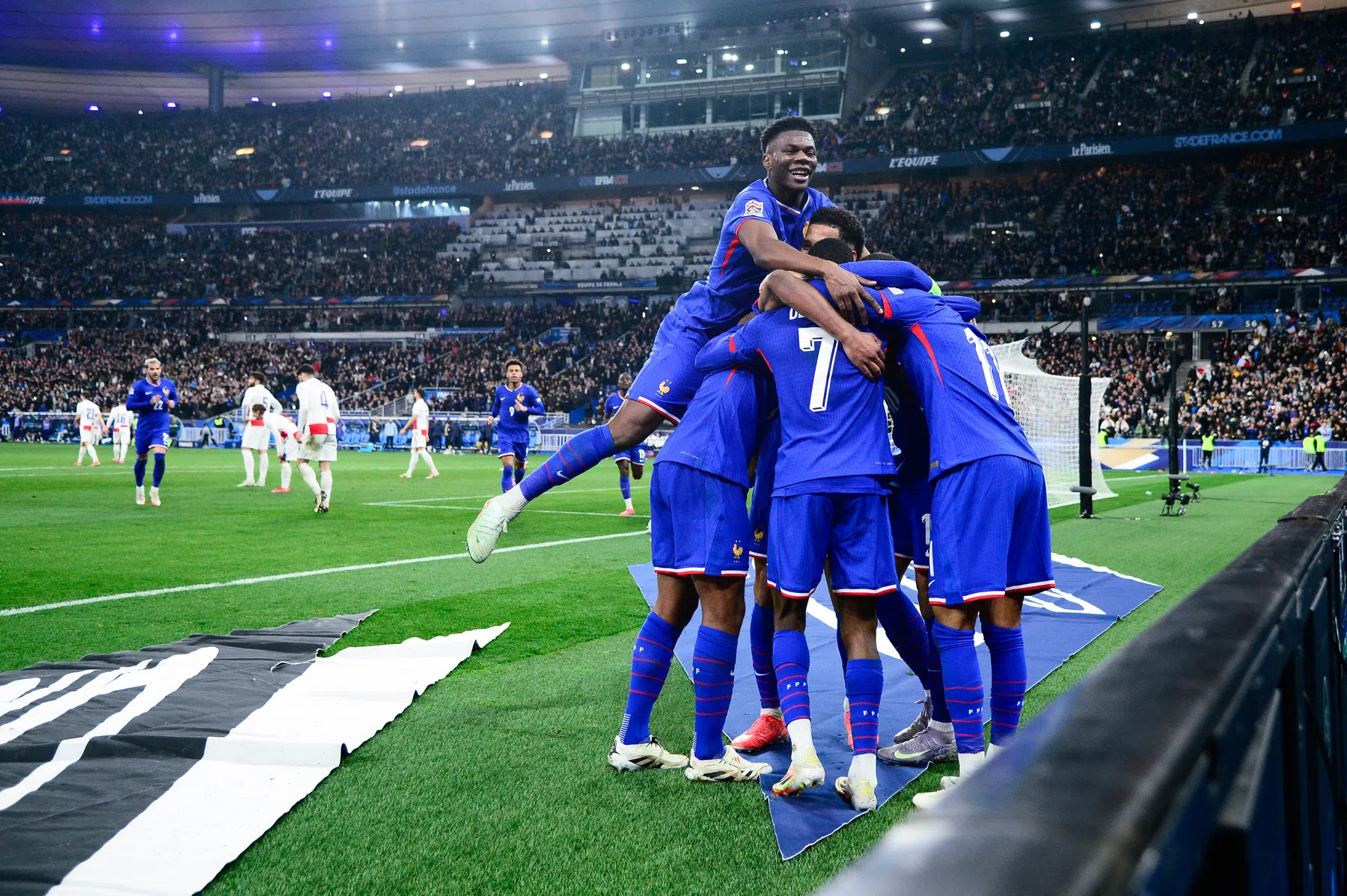 Frankrijk treft Oranje-beul in Final Four na afscheidsavond Giroud  