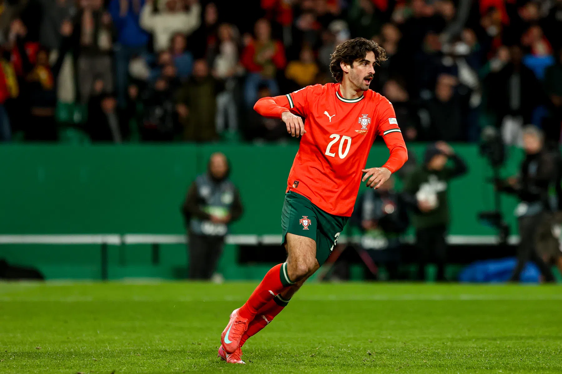 Portugal wipt Denemarken uit de Nations League in spektakelstuk