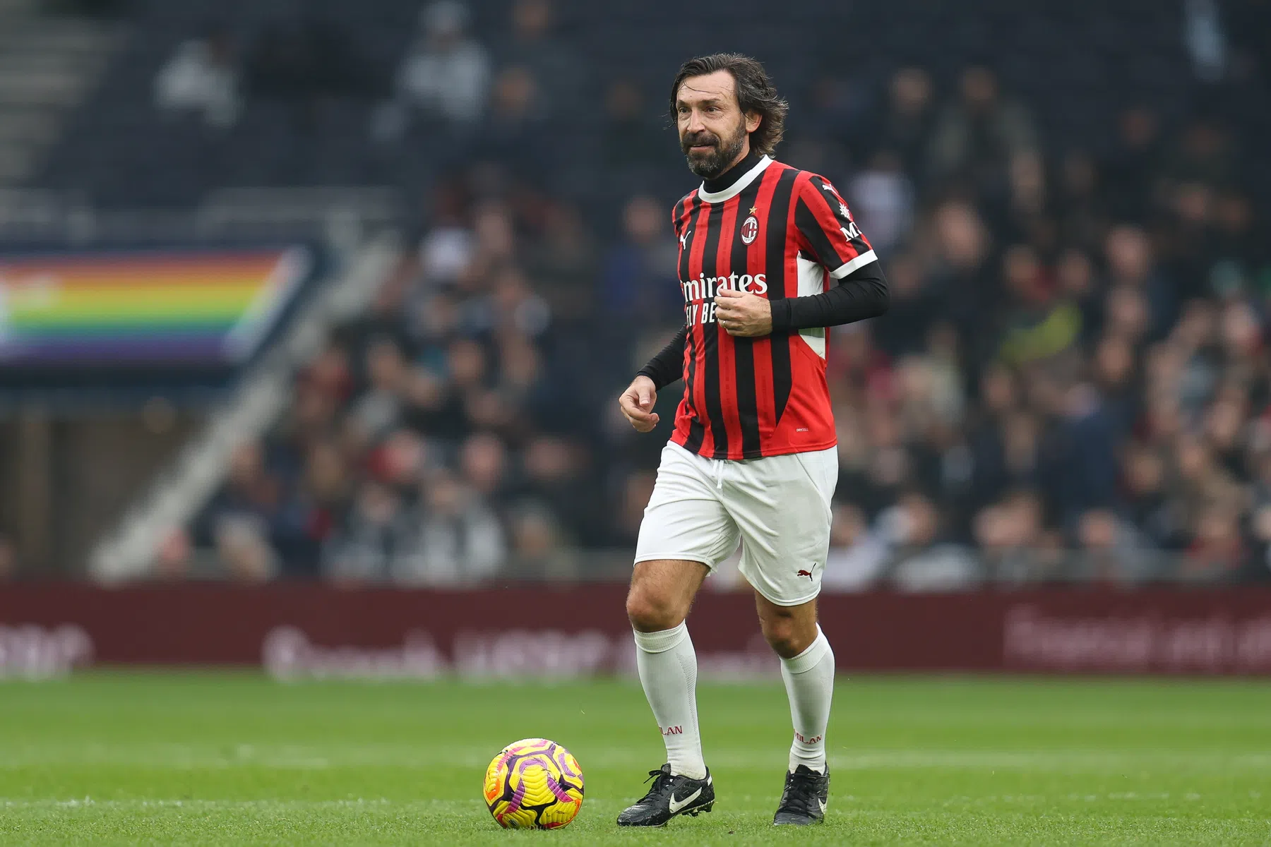 Pirlo is het nog niet verleerd: Michel Vorm incasseert heerlijke vrije trap