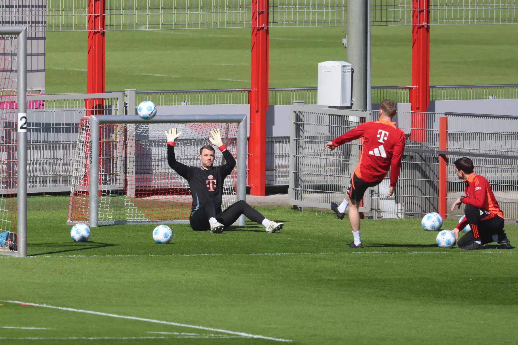 'Tegenvaller voor Bayern richting CL-kraker: Neuer moet rentree uitstellen' 