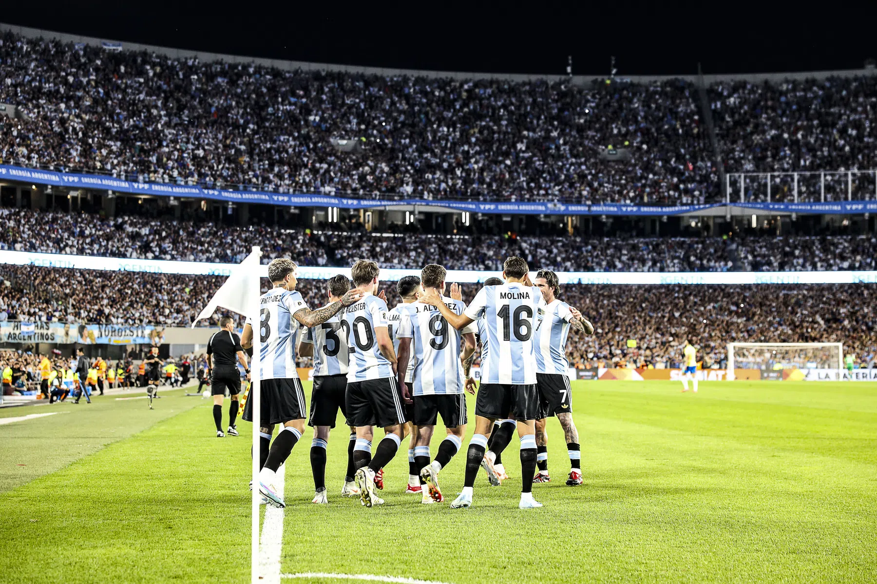 Argentinië veegt ook zonder Messi vloer aan met aartsrivaal Brazilië