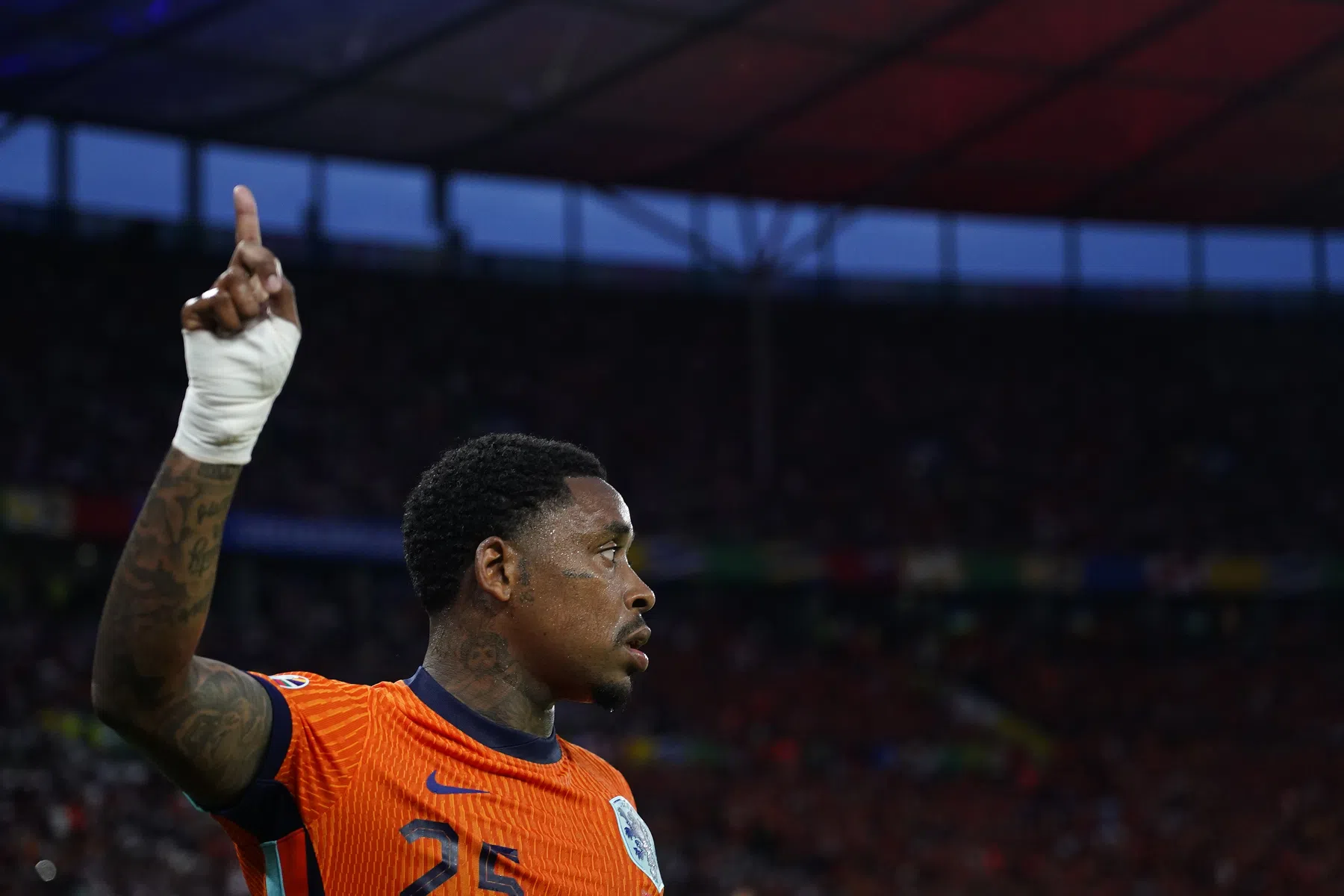 Steun voor Bergwijn: 'Waarom wordt er nu niet gezegd dat hij het zo fantastisch doet?'