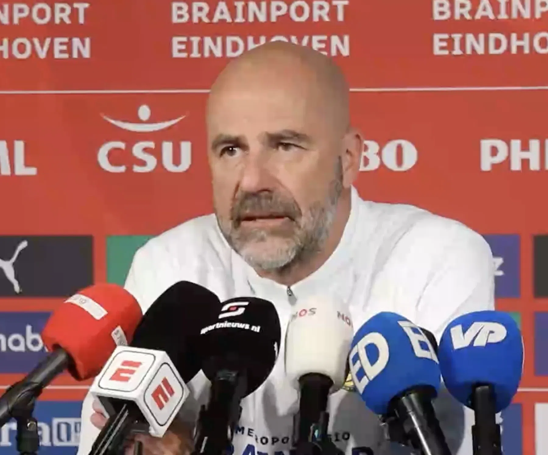 Bosz schrok na tbc-nieuws bij PSV: 'Wij hadden een sanatorium in de buurt'