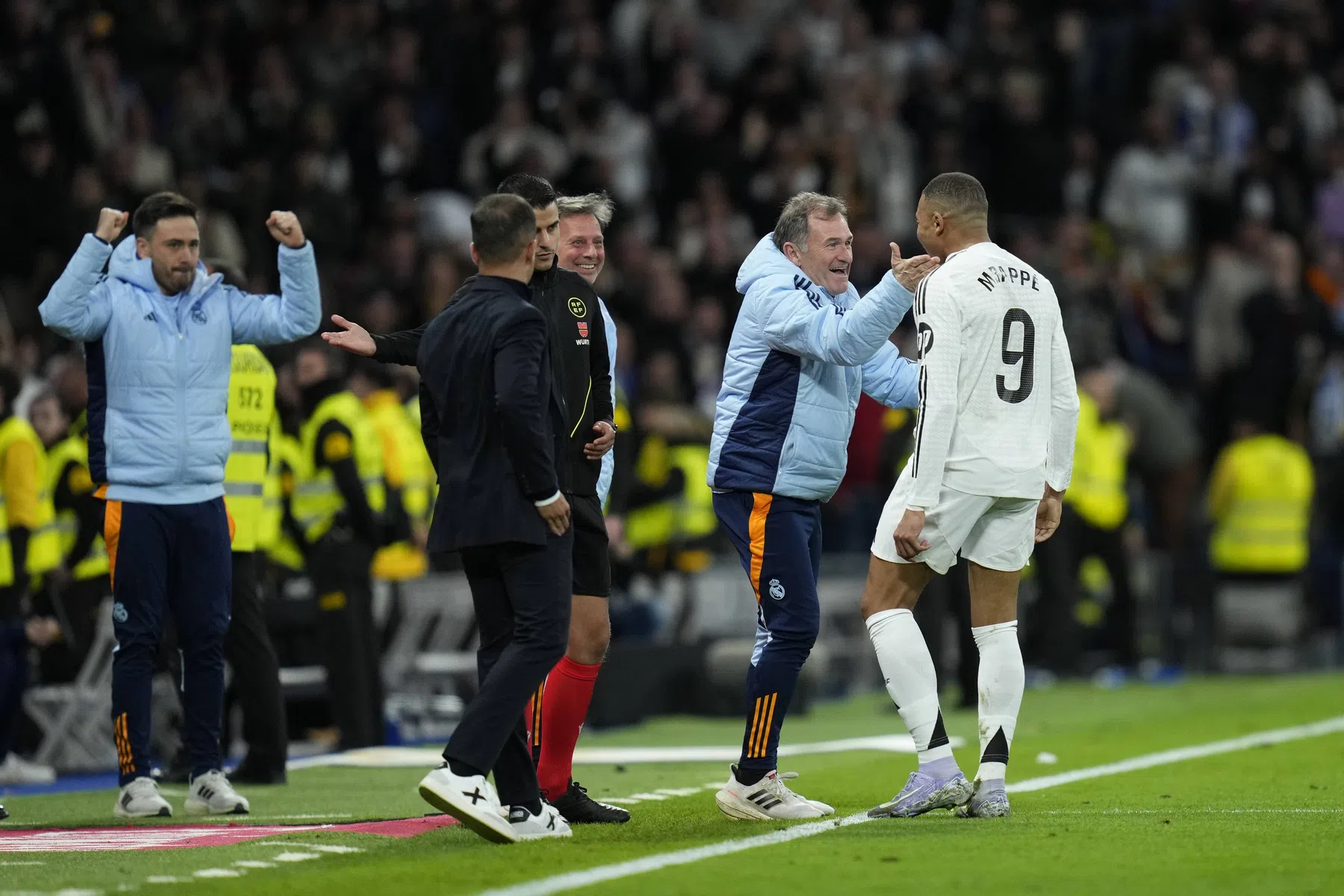 Mbappé zet keeperstrainer in de schijnwerpers na heldenrol