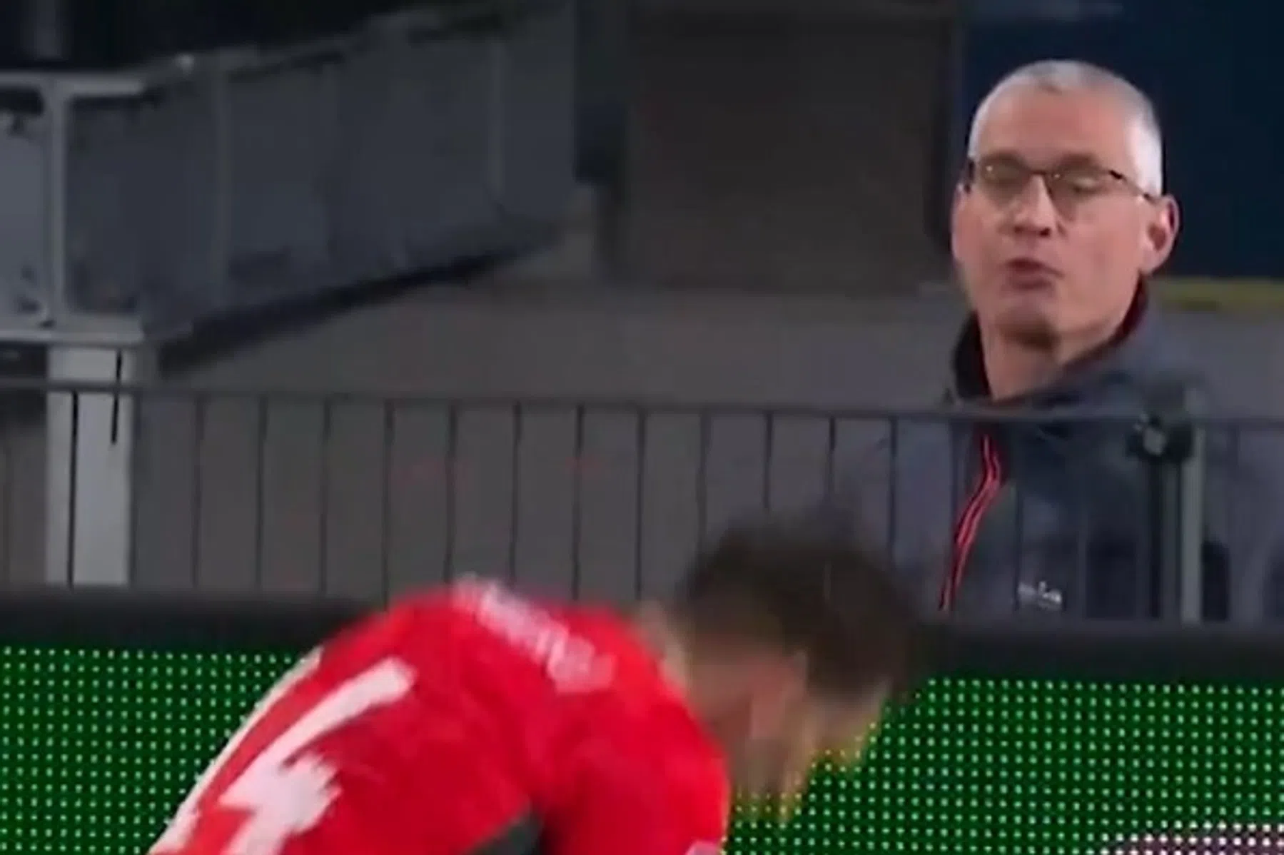 Almere City-speler lacht om spugende Willem II-supporter: 'Het raakt me niet'