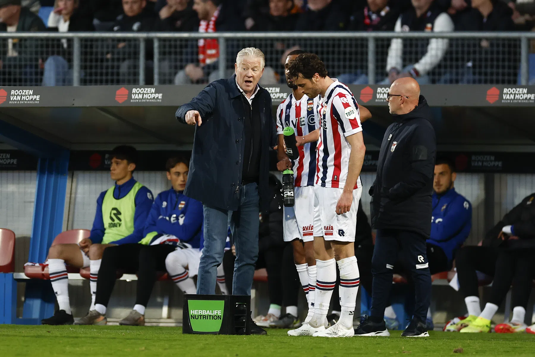 Maes verdedigt zijn positie als Willem II-coach na ellendige serie