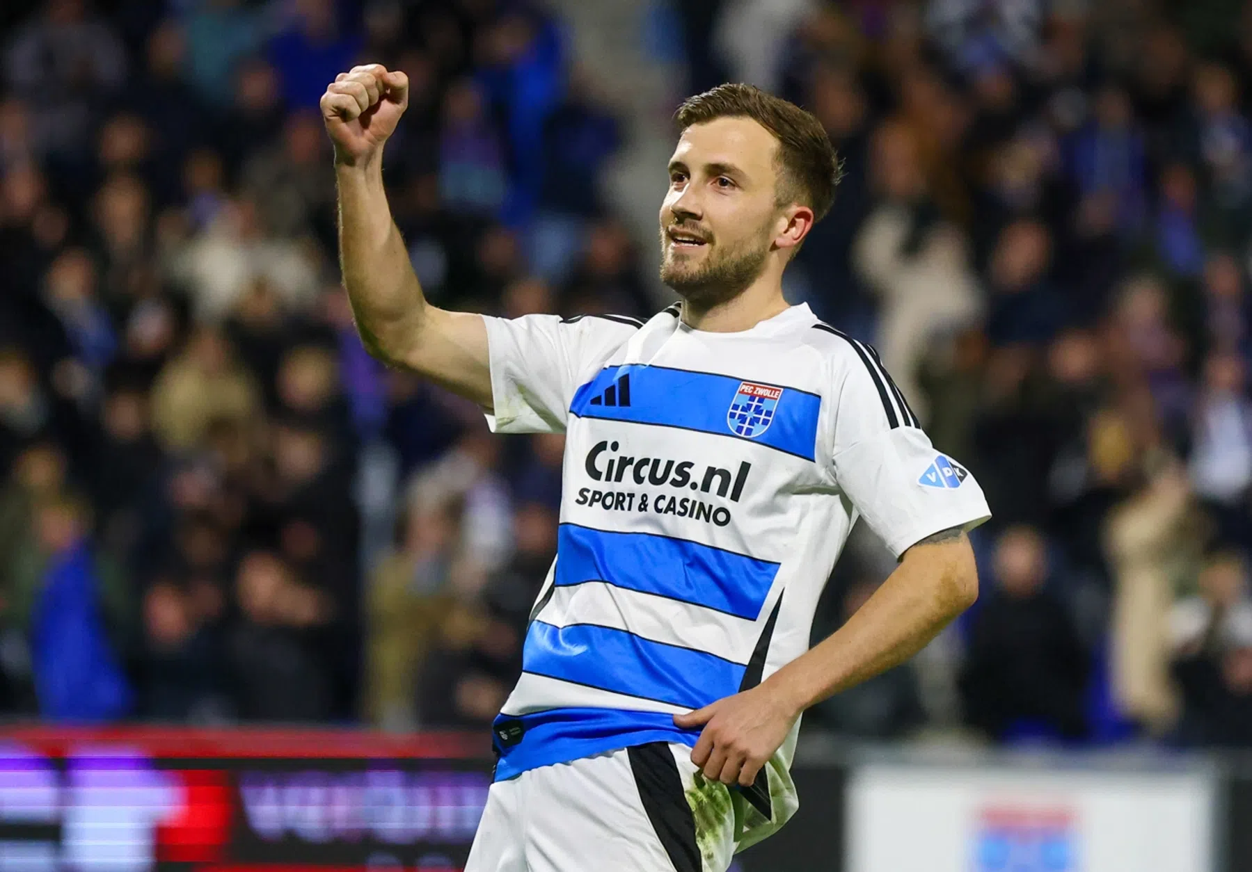 PEC Zwolle profiteert van rode kaart RKC en beëindigt negatieve serie