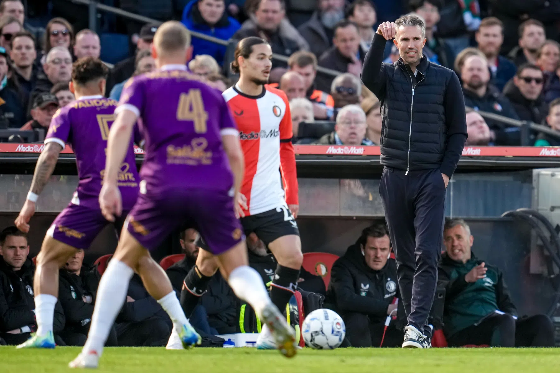 Van Persie moest opnieuw puzzelen en is tevreden over Beelen-experiment