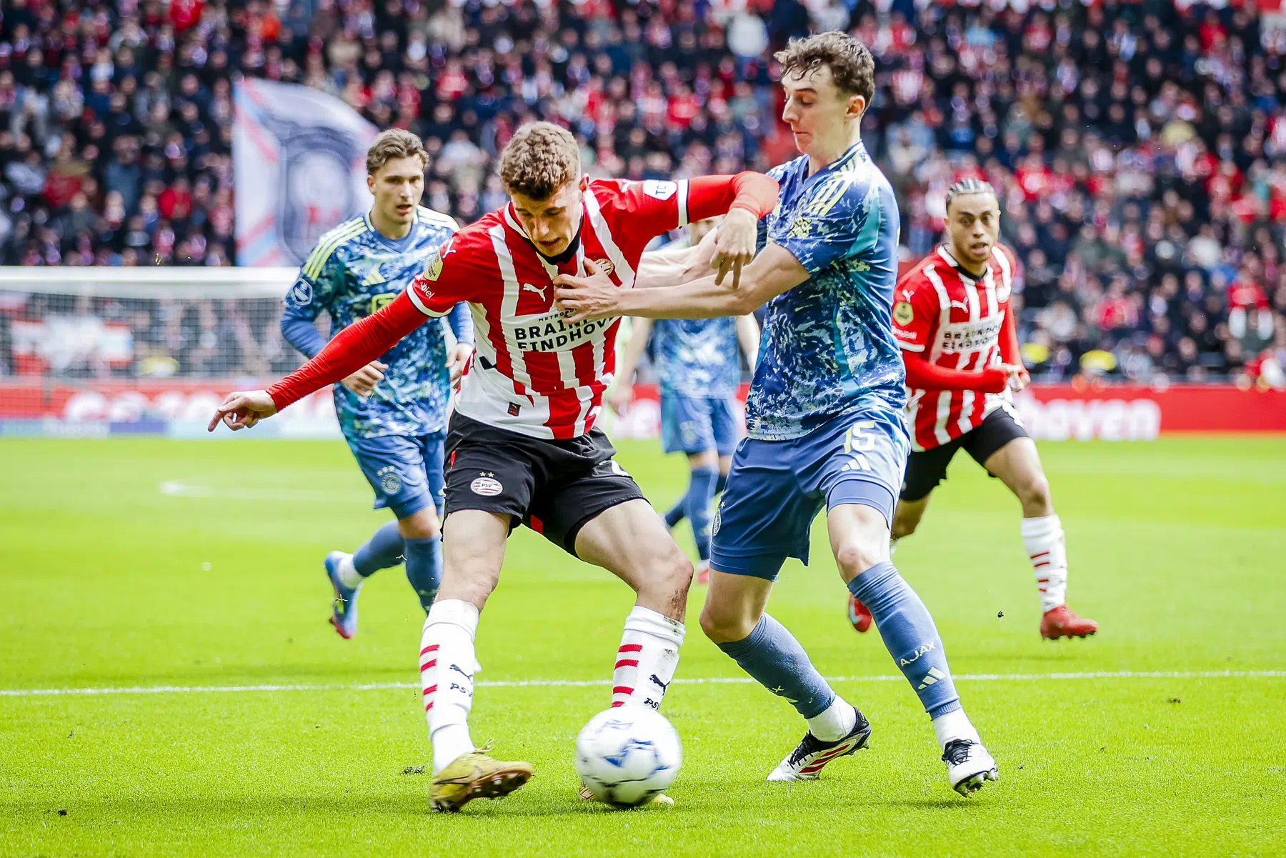 Schrikken van PSV: 'Een wereld van verschil met Ajax'