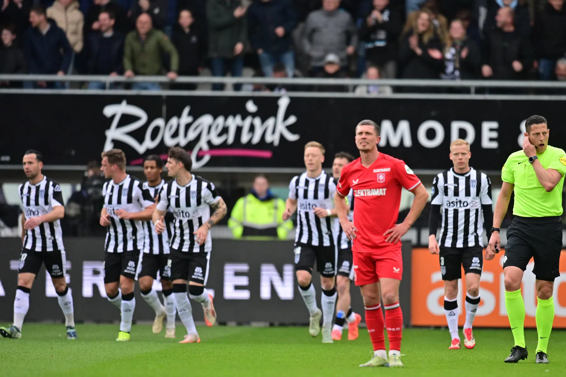 Heracles neemt door Hornkamp en Unnerstall derbyrevanche op FC Twente