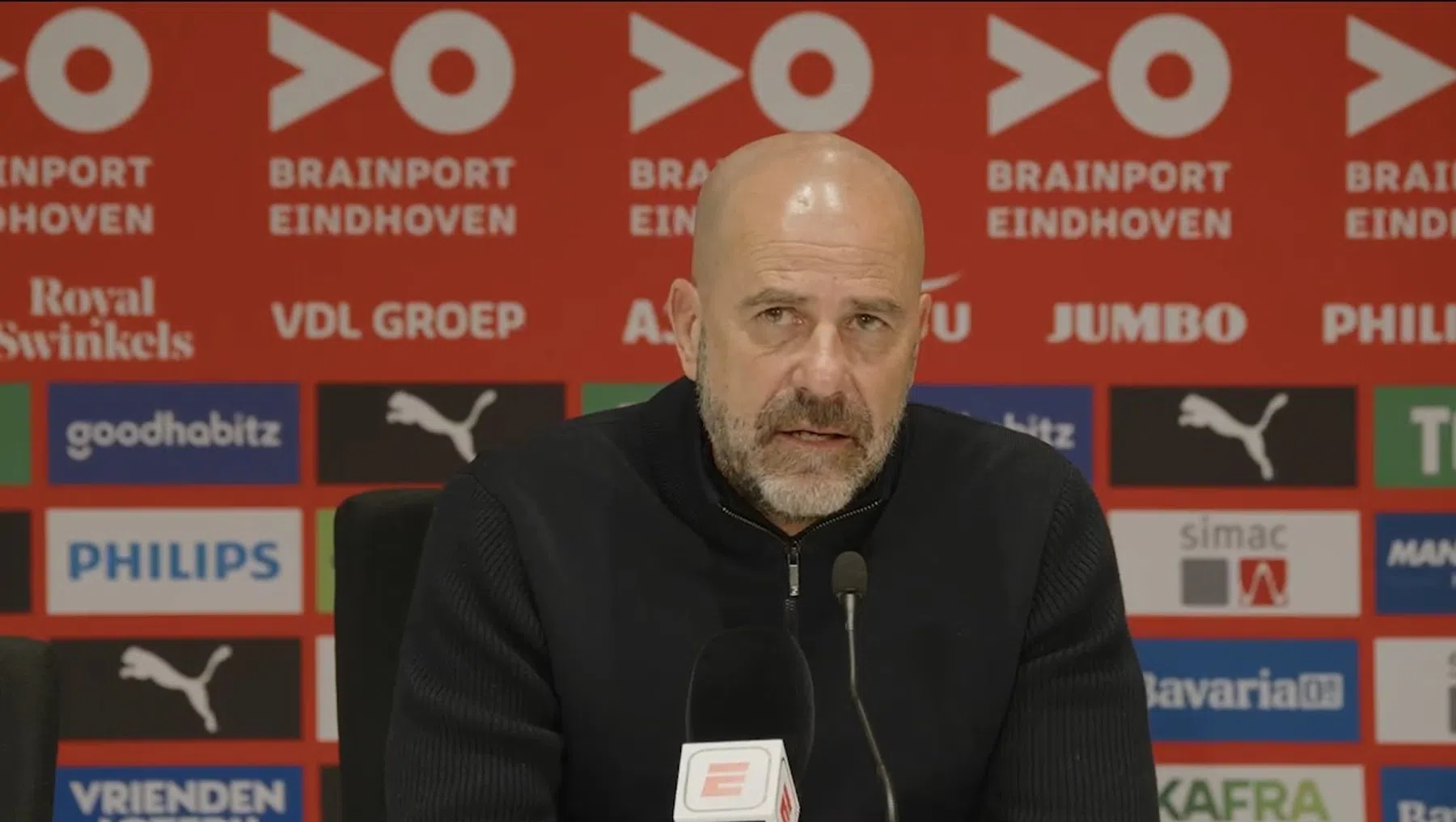 Bosz ziet verschil tussen PSV en Ajax: 'Dat laten zij zien'