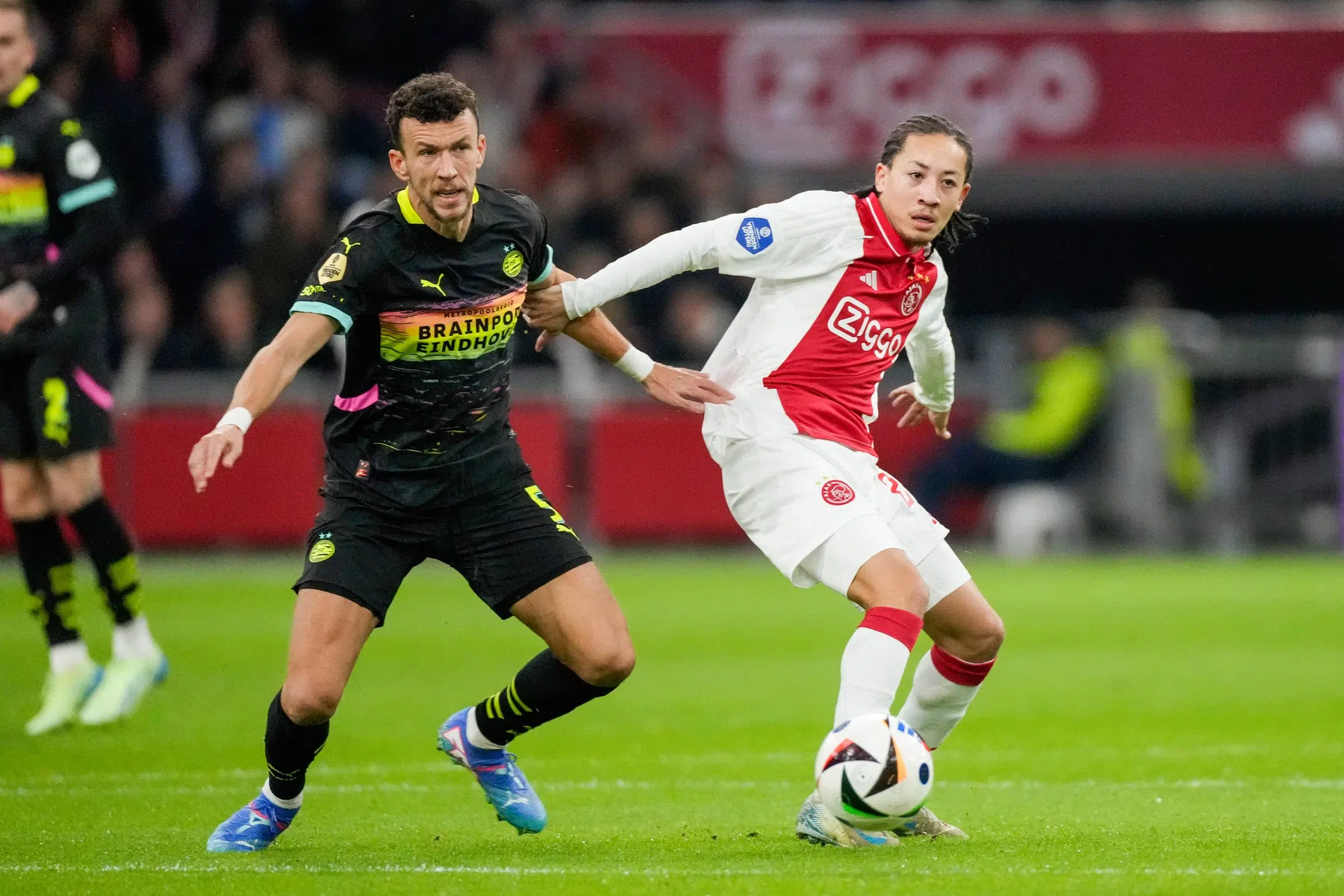 Luuk de Jong aast op record Cruijff, Ajax gaat voor perfecte score in toppers