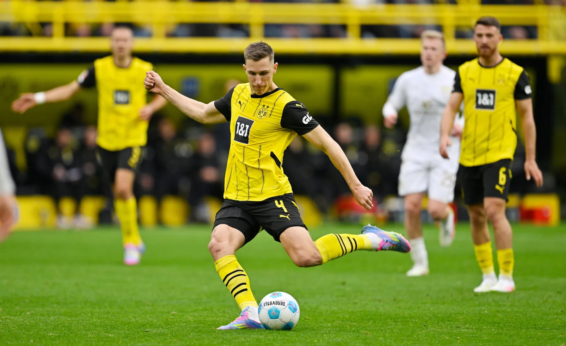 'Schlotterbeckham' is geboren na twee assists uit eerste corners