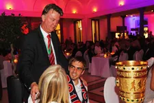 Thumbnail for article: Record van Van Gaal komt in beeld voor Xabi Alonso