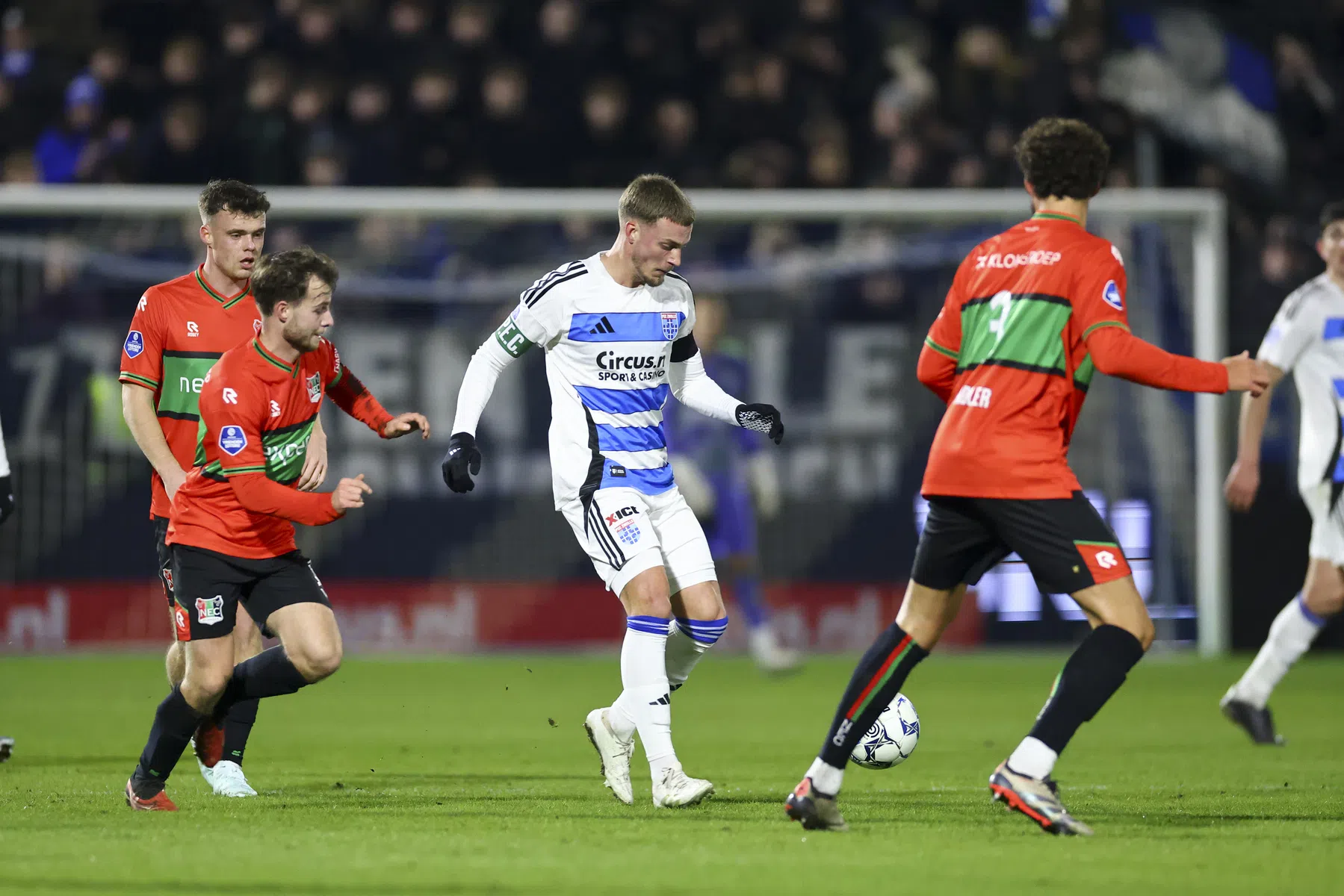 Opzeggen of optie lichten: alle contractzaken in de Eredivisie op een rijtje