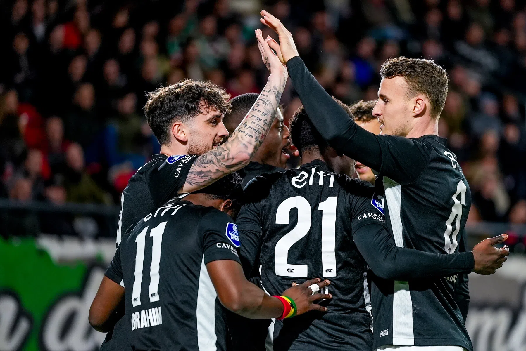 Waarom AZ en Feyenoord doordeweeks in actie komen