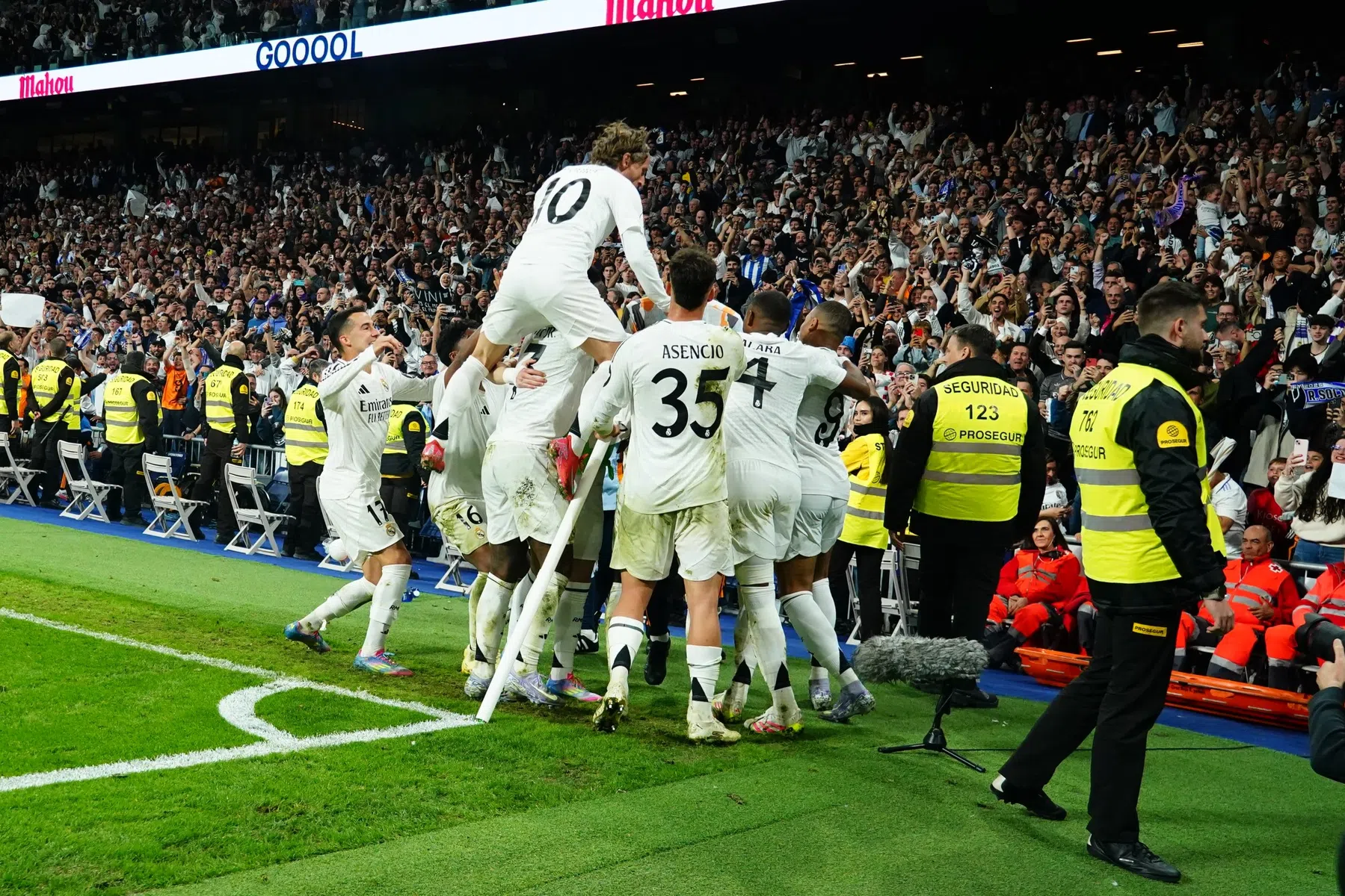 Rüdiger kopt Real naar bekerfinale in spektakelstuk tegen Sociedad