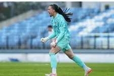 Thumbnail for article: Groot Youth League-feest bij AZ: 'Ik dacht: huh, wat doet hij?